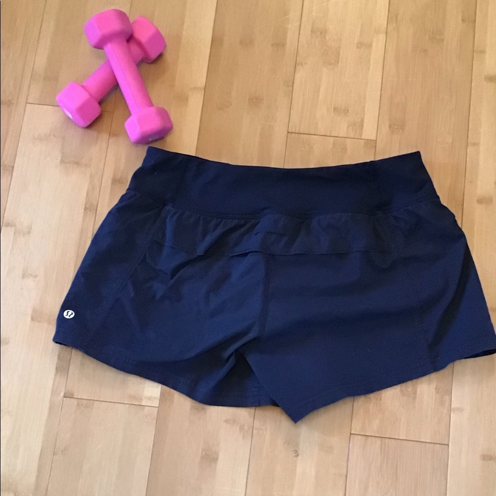🍋Lululemon Black Tracker size 6